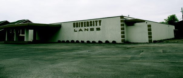 University Drive, Near TWU, in Denton Texas (just north of the DFW metroplex), Дентон