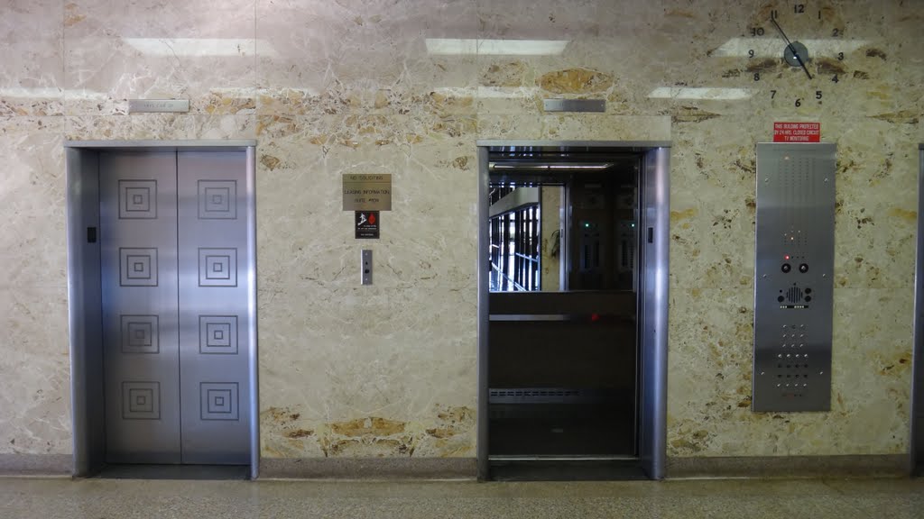Metro Tower elevators, Лаббок