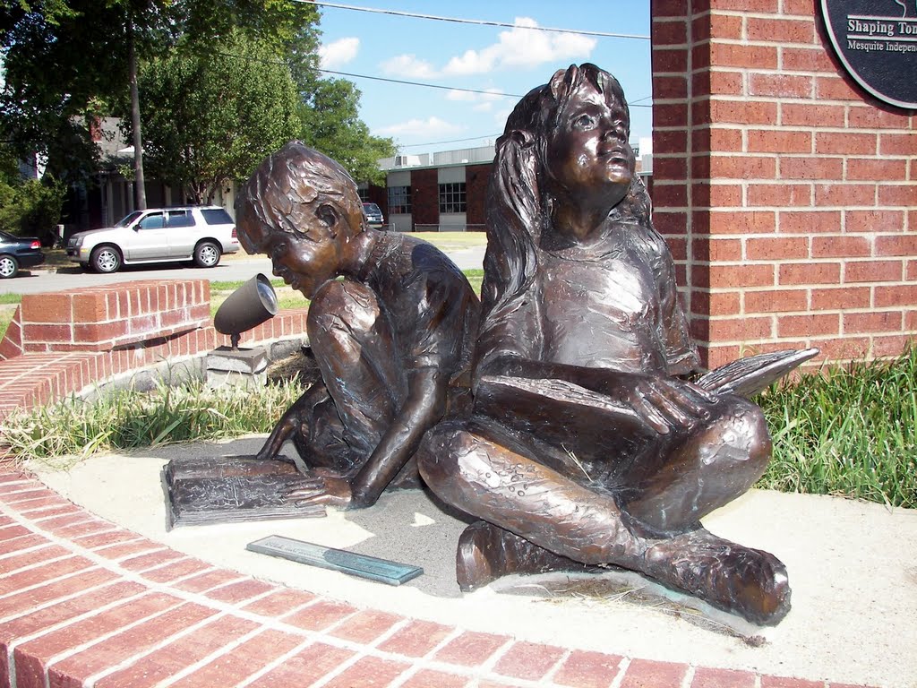 Bronze sculpture, Centennial Park, Mesquite, TX, Мескуит