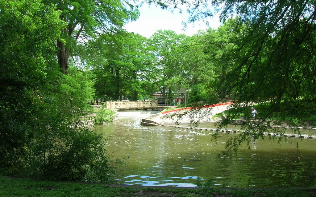 San Antonio.Brackenridge Park, Олмос-Парк