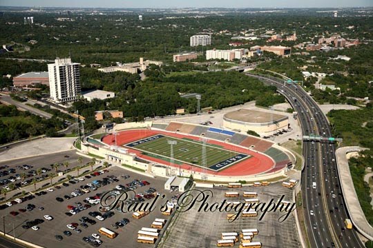 Alamo Stadium, Олмос-Парк