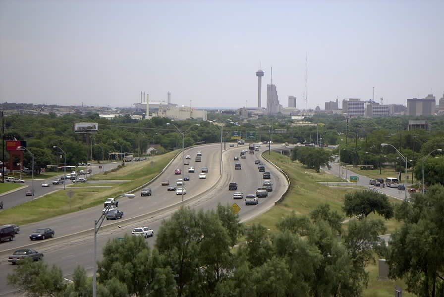 281 and Mulberry looking south, Олмос-Парк