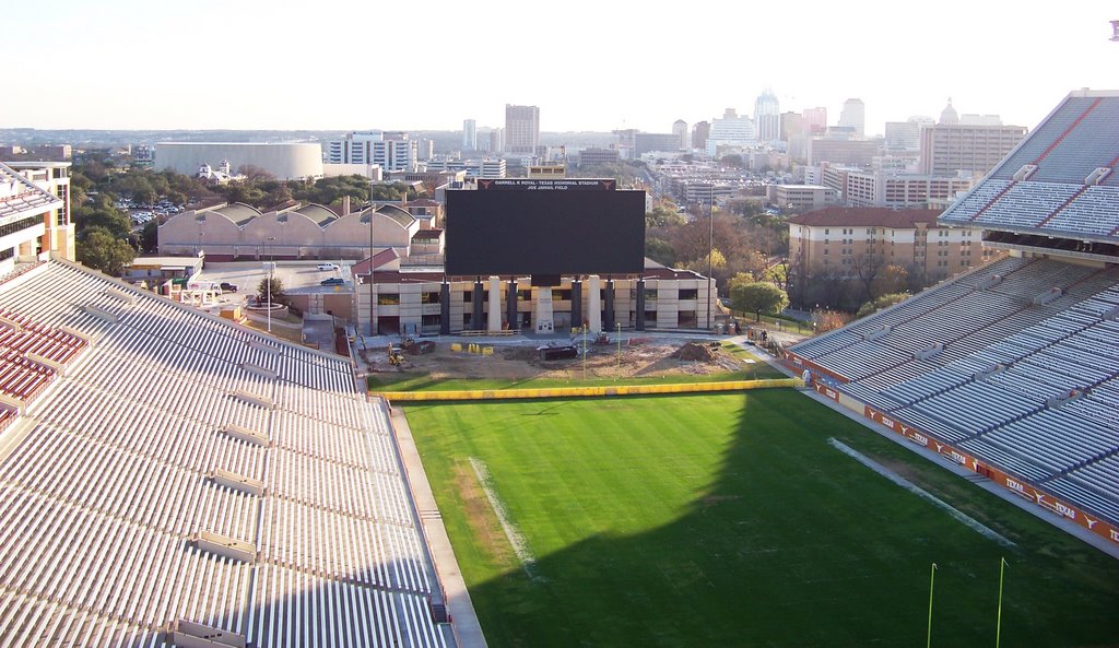 Darrell K Royal-Texas Memorial Stadium, Остин