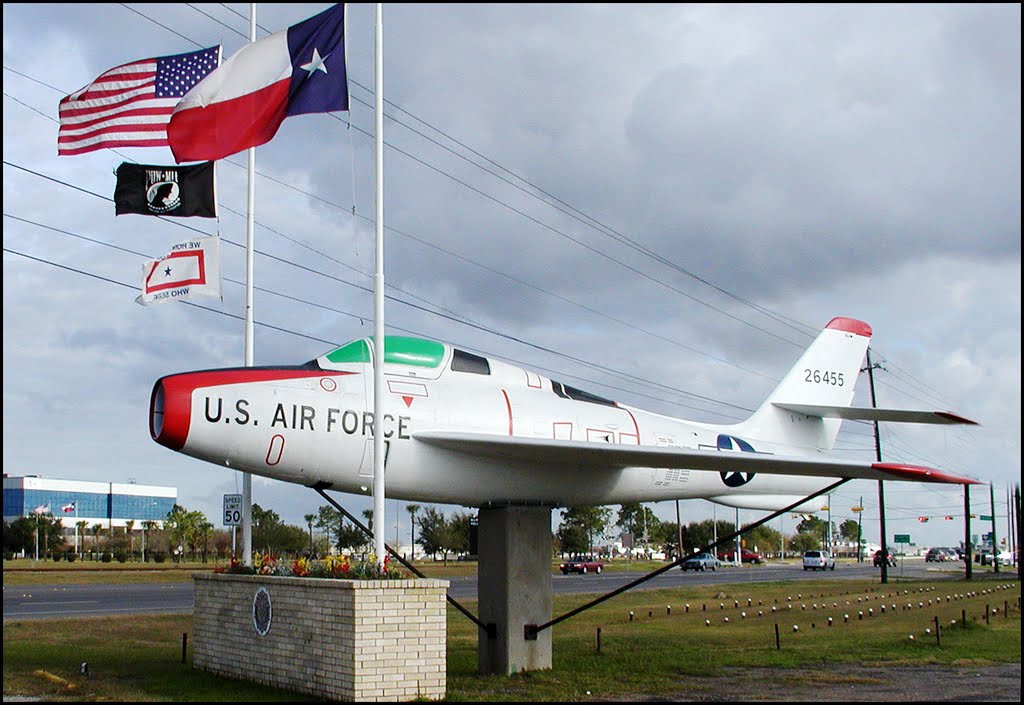 An F-84F beside an American Legion post outside Ellington AFB in Houston, Texas, Пирленд