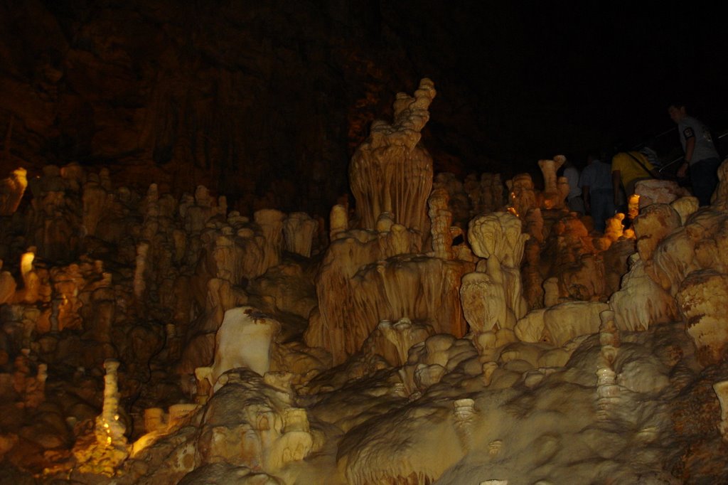 Inside Natural Bridge Caverns, Пирсалл