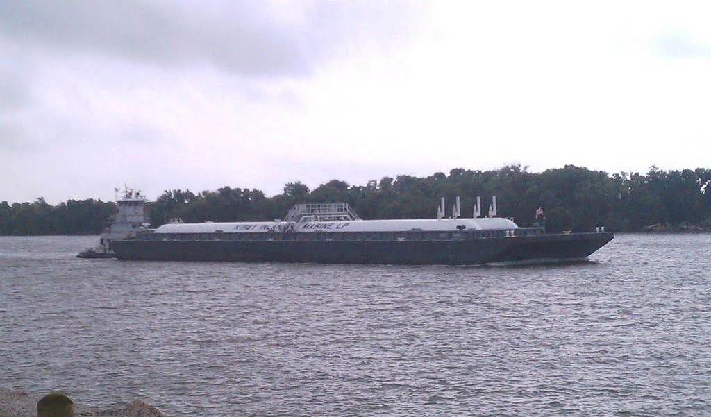 Barge Traveling on the Intracoastal Canal, Порт-Артур