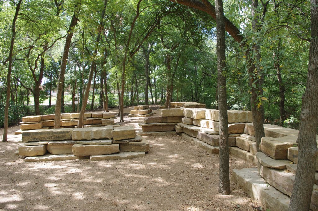 Patio in Prairie Creek Park. Richardson, TX. Sep 2010., Ричардсон