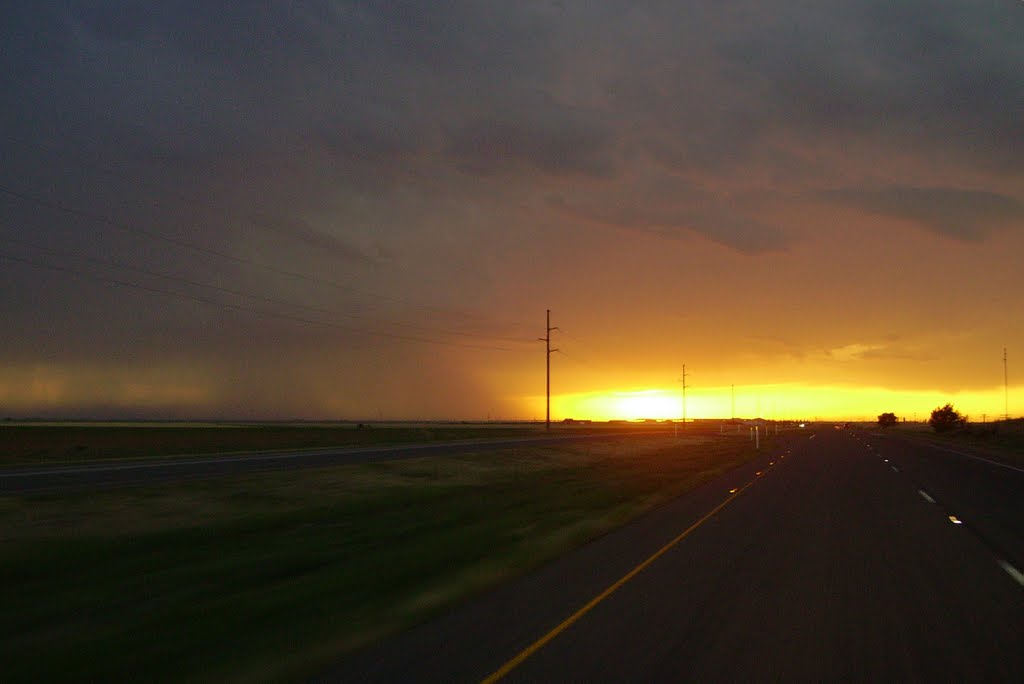 meeting the storm, outside of Lubbock, TX on Highway 84, June 2008, Шаллоуотер