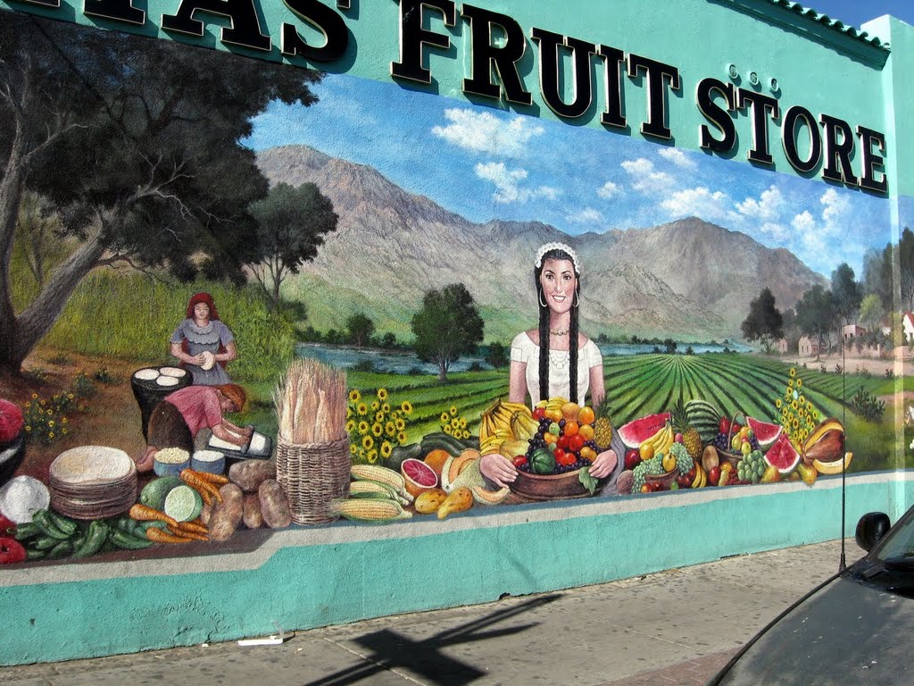 Natures bounty at Matas Fruit Store., Эль-Пасо