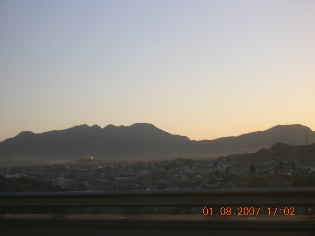 Mexico from I-10 in El Paso,TX, Эль-Пасо