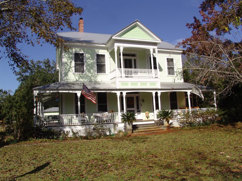 Apalachicola style Victorian, built in 1907, historic Apalachicola Florida (11-27-2011), Апалачикола