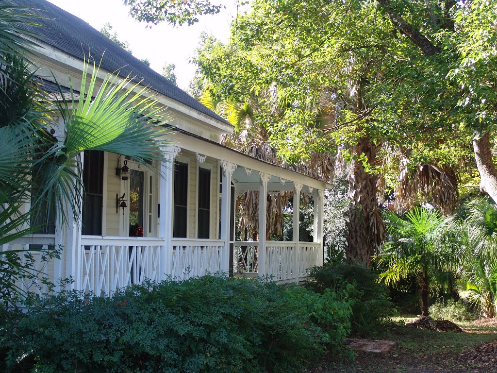 Victorian Cracker house, historic Apalachicola Florida (11-27-2011), Апалачикола