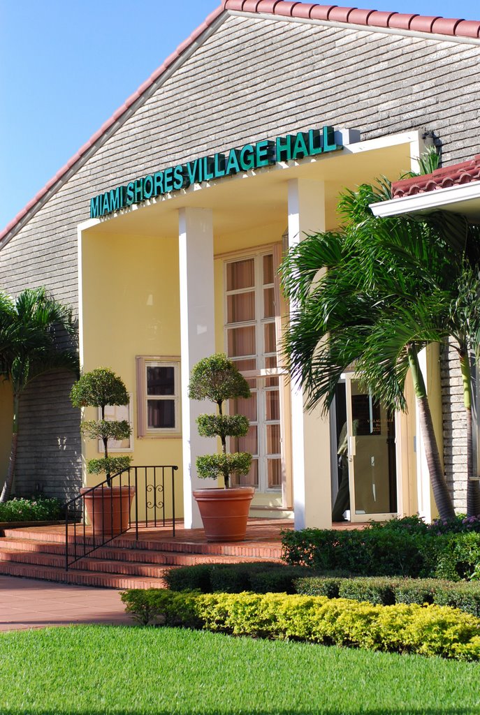 Miami Shore Village Hall, Бискейн-Парк