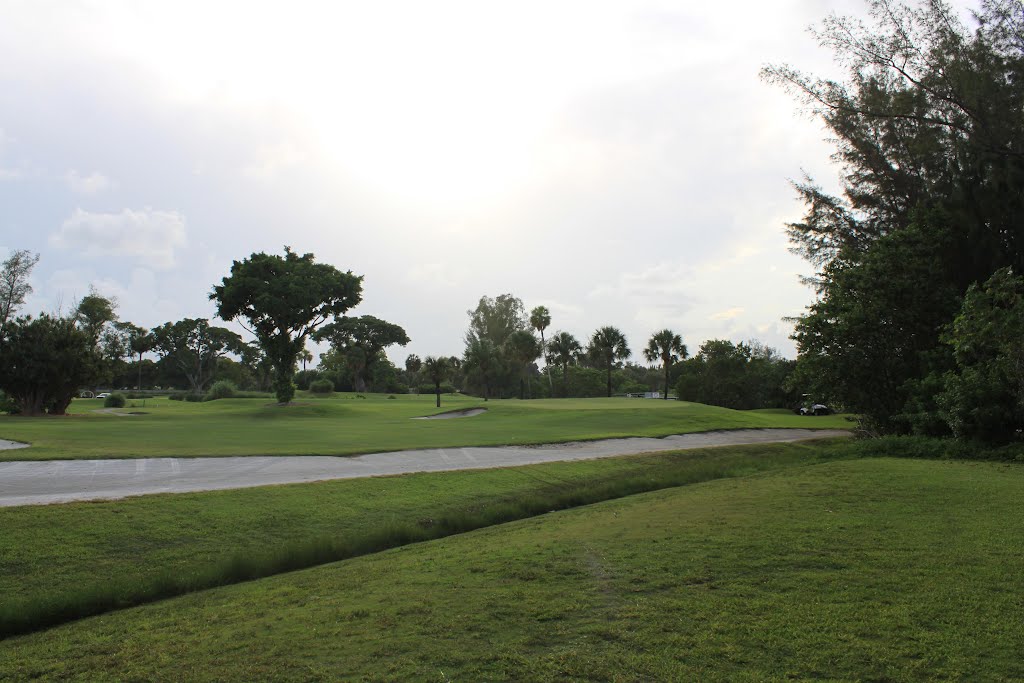 Miami Shores Golf Court - View from 104 Street, Miami Shores, Fl., Бискейн-Парк