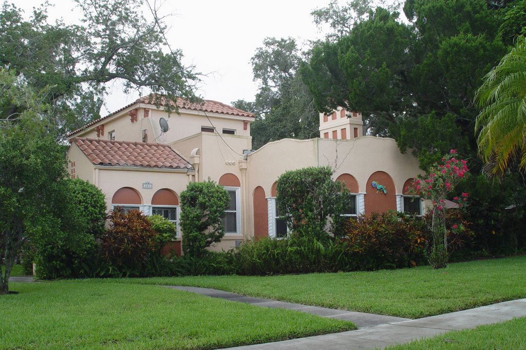 1920s spanish revival dwelling, Curry Point, Bradentown  (7-2009), Брадентон