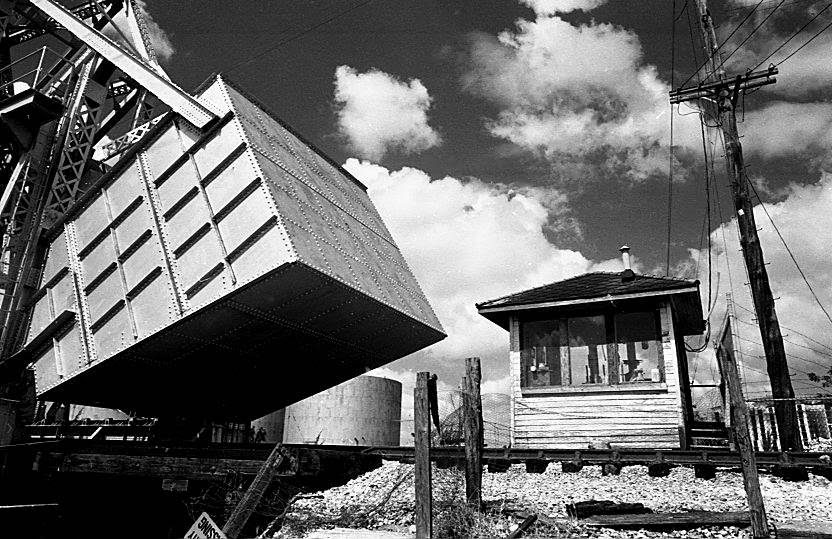 Bridge tender shack, Miami River, Miami, FL (1987), Браунсвилл