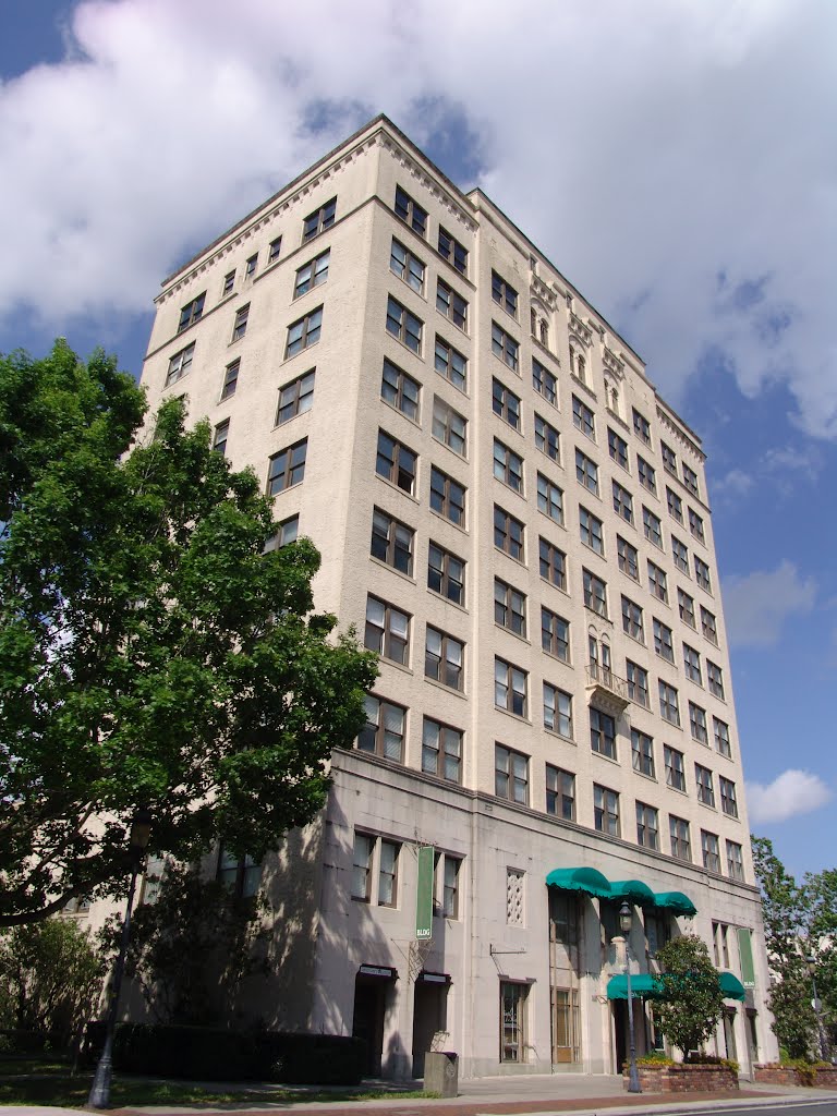 Dixie Hotel - Seagle Building, built in 1927, Gainesville NR (3-31-2012), Гайнесвилл