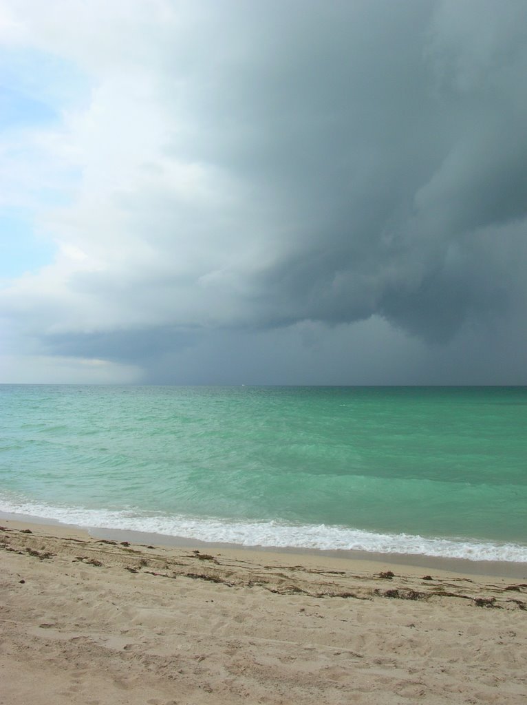 before the storm (Sunny Isles Beach, Florida), Голден-Бич