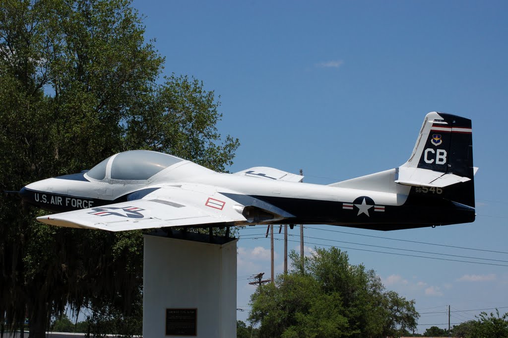 Cessna T-37A "Tweet" on display at Bartow Municipal Airport, Bartow, FL, Гордонвилл