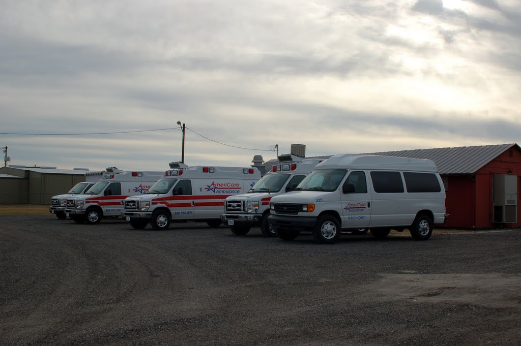AmeriCare Ambulance at Dusk, Bartow, FL, Гордонвилл