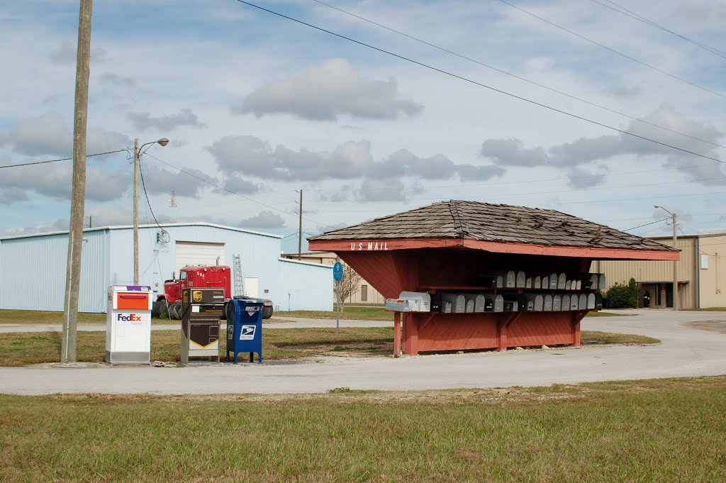 Mail Box area at Bartow Municipal Airport, Bartow, FL, Гордонвилл