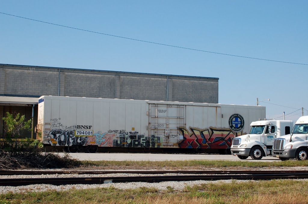 Burlington Northern Santa Fe Railway Box Car No. 794081 at Bartow, FL, Гордонвилл
