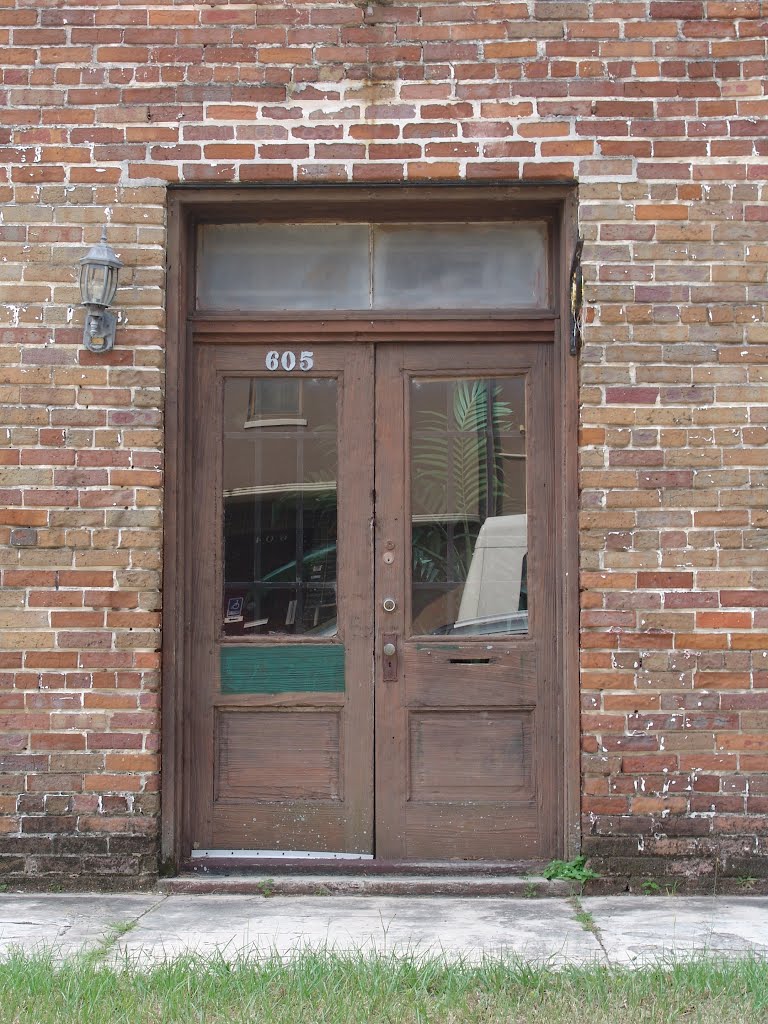 old building door, Green Cove Springs (9-13-2011), Грин-Ков-Спрингс