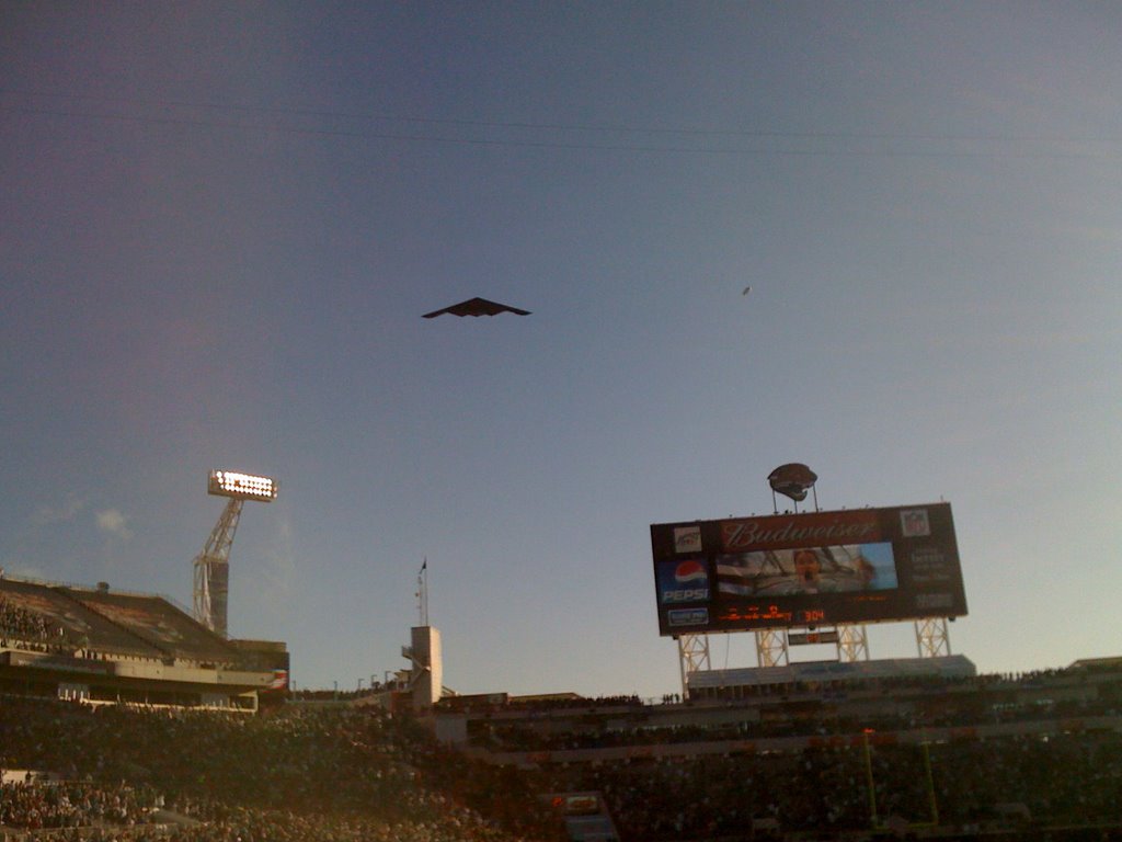 Stealth Bomber over Jacksonville Municipal Stadium Scoreboard, Джексонвилл