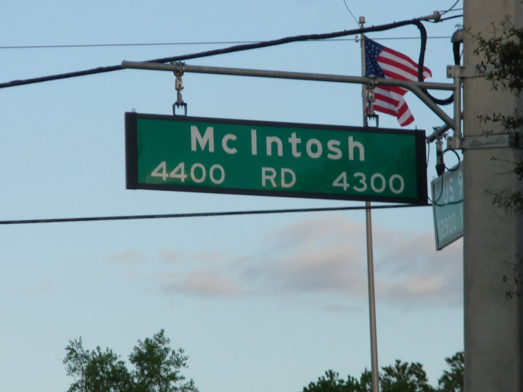 McIntosh Road, Довер