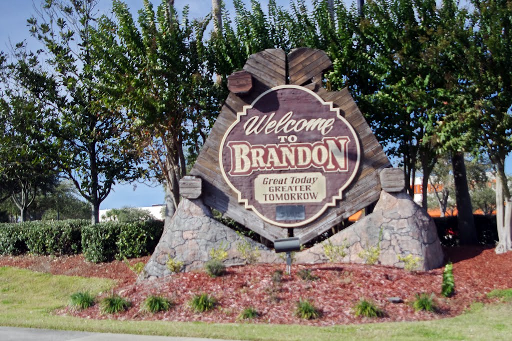 2012, Brandon, FL - Brandon welcome sign, Довер
