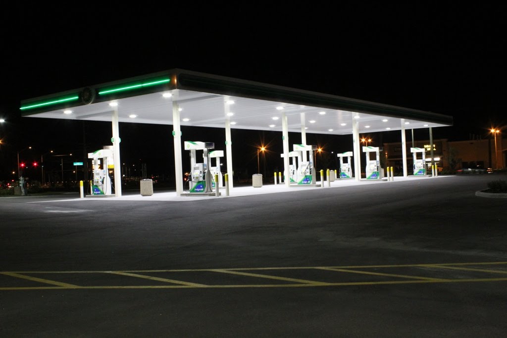 New 7-11 & BP Gas Station "At Night", Итон-Парк