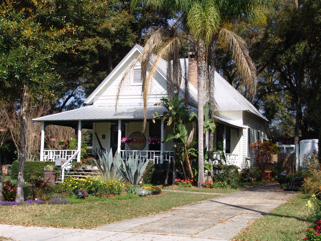 Florida style architecture, built around 1910, Maitland Fla (2-24-2011), Итонвилл