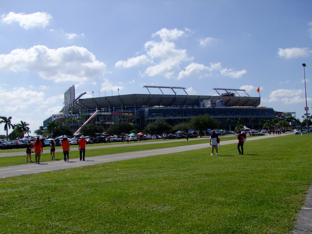 Sun Life Stadium Spielstätte der Miami Dolphins (NFL) & der University of Miami (NCAA) --2011--, Карол-Сити