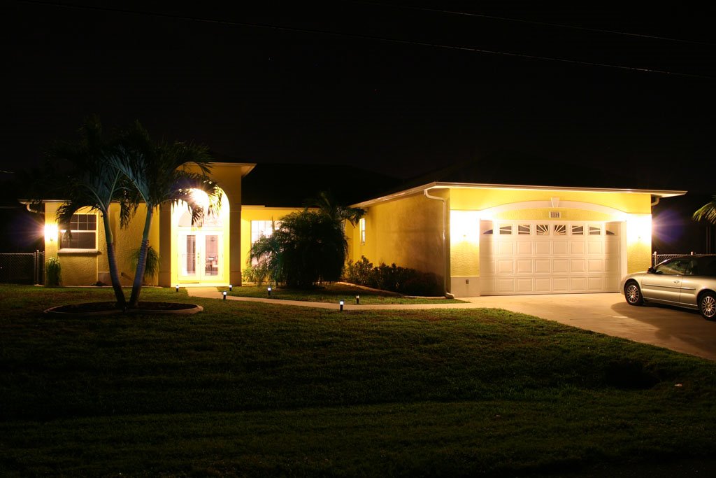 Florida Ferienhaus in Cape Coral bei Nacht, Кейп-Корал