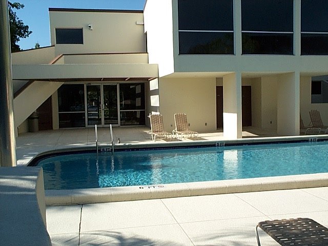 Main Pool located North side of Clubhouse at Heather Walk Condominium Miami Florida USA, Кендалл
