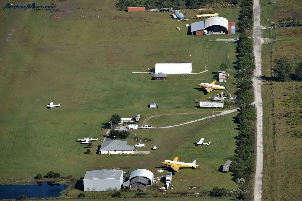 Overflying Shell Creek Airpark, FL - USA [F13] with Douglas DC-3s (Nov 2010), Кливленд