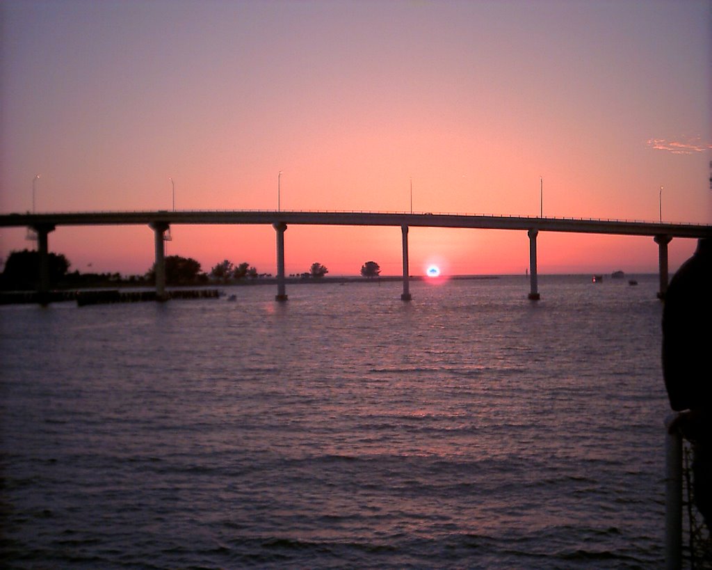 Bridge at Sunset on a sunset cruise, Клирватер