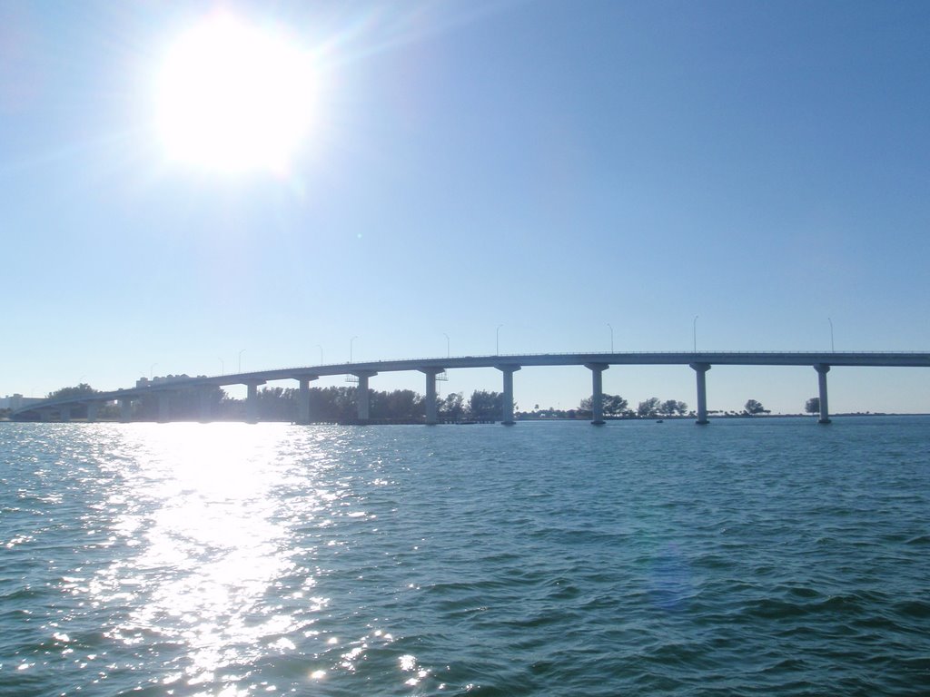 Gulf Boulevard Bridge. Entering the Gulf of Mexico, Клирватер