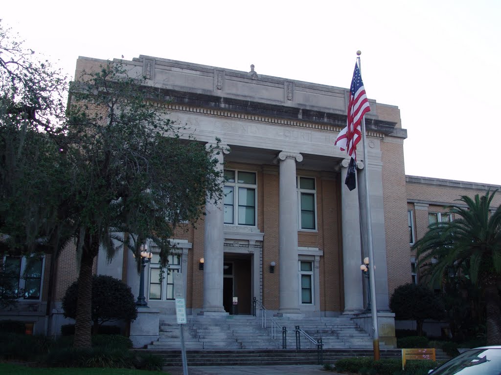 Pinellas County courthouse, built in 1917 side wings added in 1924, Clearwater (4-9-2011), Клирватер