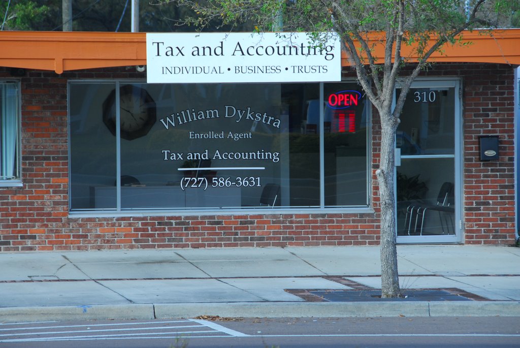 William Dykstra Tax & Accounting, Ларго