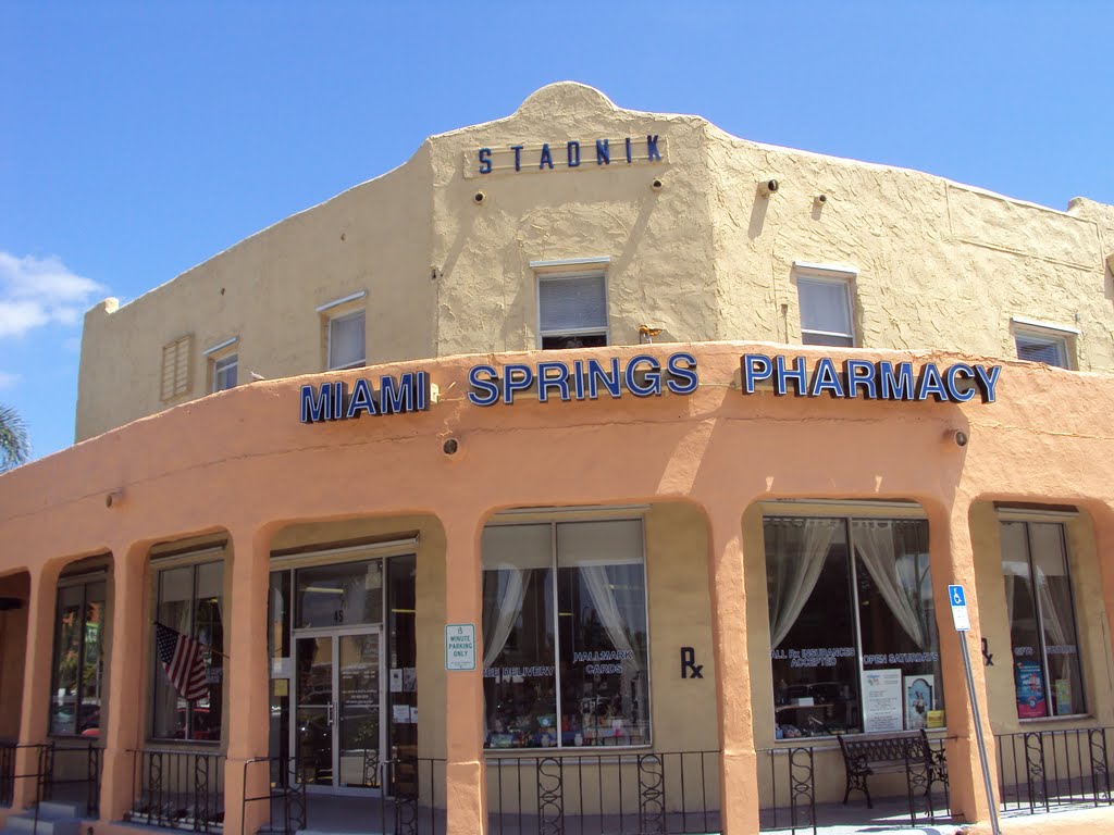 Historic Pharmacy Building in Miami Springs-New Mexicos Pueblo Revival Style Architecture, Майами-Спрингс