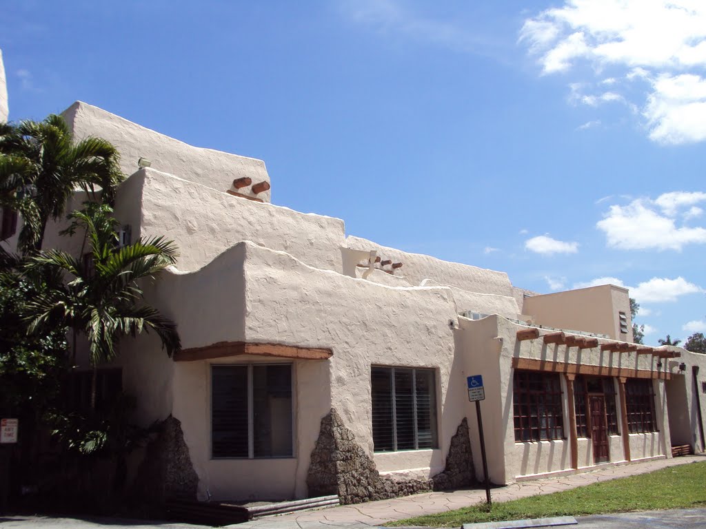 Pueblo Revival Architentonic Style. (Fairhavens)was built in 1926 by Glenn Curtiss and designed by architect Bernard E. Muller., Майами-Спрингс