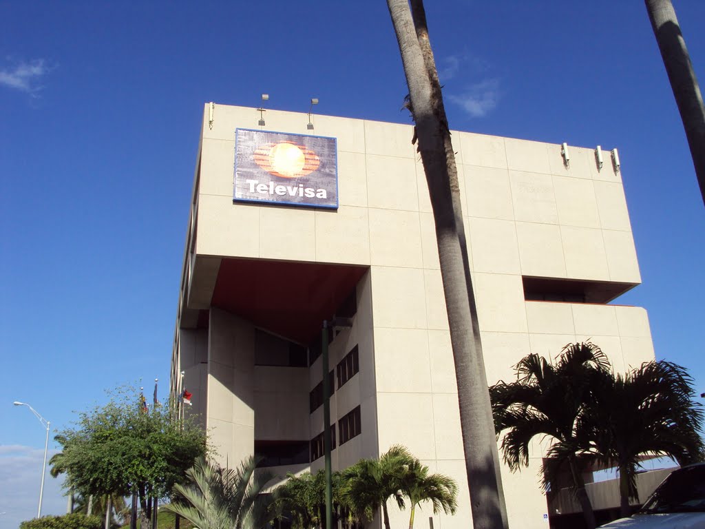 View of Televisas building in Miami, Майами-Спрингс