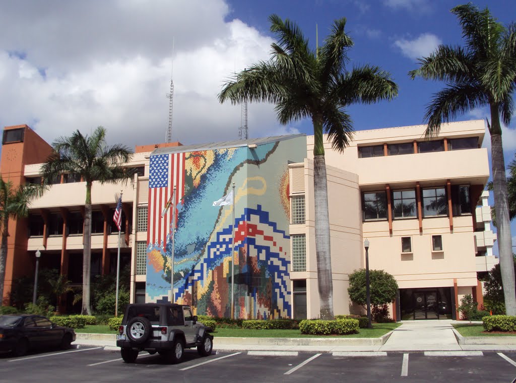 Hialeah City Hall Building and Art Wall, Майами-Спрингс