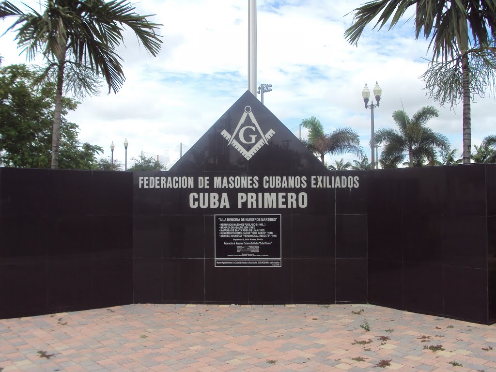 Federation of Exiled Cuban Masons monument at James S Walker park, Медли
