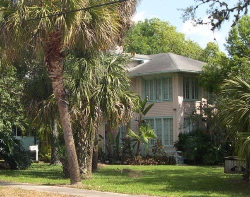 The former Stewart home, on the Indian River Bluff, Melbourne, Мельбурн