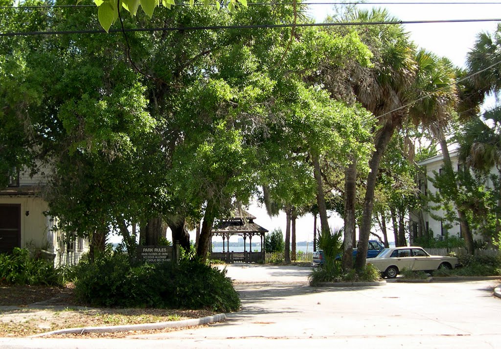 Peter Wright Park, Riverview Dr., Мельбурн