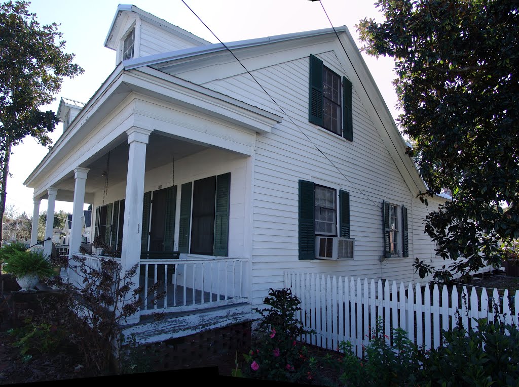 1855 Captain Neuman-Rube Smith house, Creole Cottage (12-31-2011), Милтон