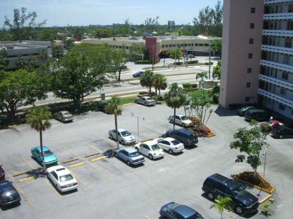 6th Floor View From Fifth Moorings, Норт-Майами-Бич