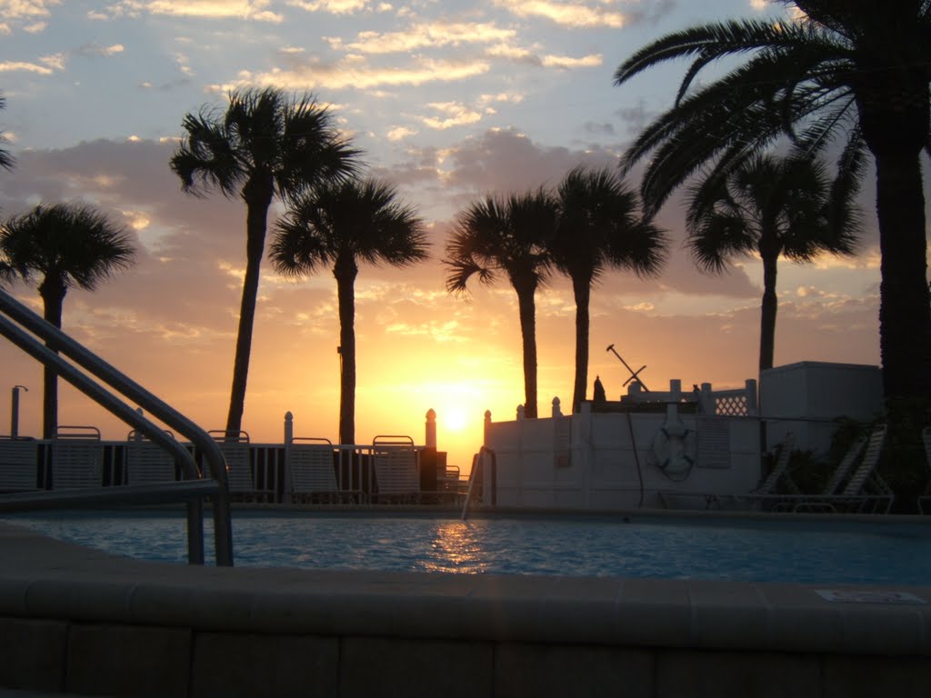 Sunset from the hot tub at Grand Shores West, Норт-Редингтон-Бич